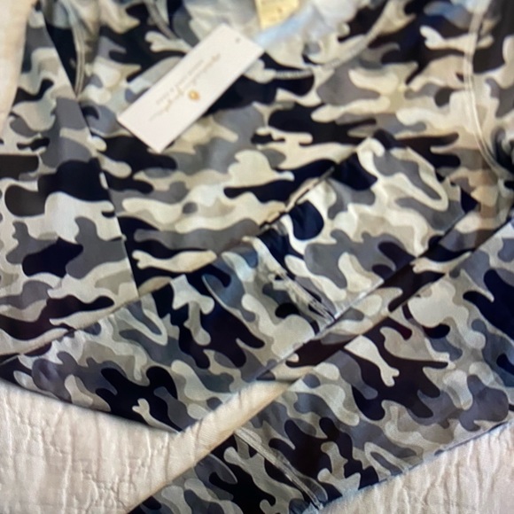 NWT Spiritual Gangster Camo active top - Picture 4 of 9